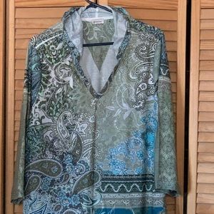 Beautiful lightweight hooded shirt